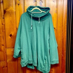 Green open neck sweatshirt plus size